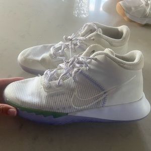 volleyball/basketball shoes !!! barely worn in great condition :)